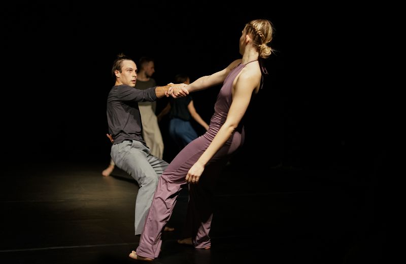 Dance and senses. An essay by Jacek Łumiński